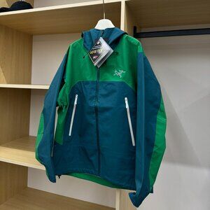 Arc'teryx Beta LT Hooded Hardshell Jacket, Size L